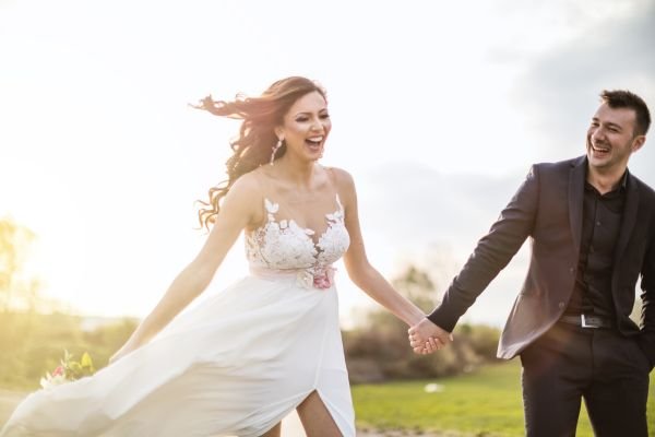 candid wedding photography idea