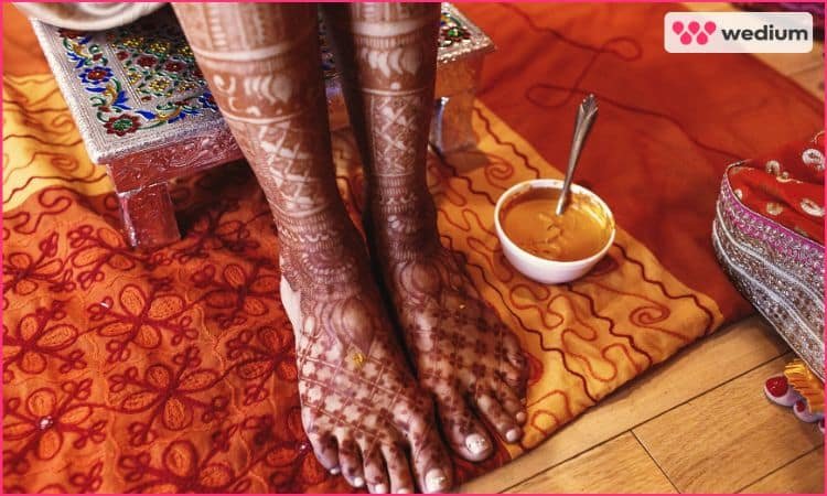 Tips for Mehndi Aftercare: Keeping Your Design Vibrant 3 post-drying hydration techniques