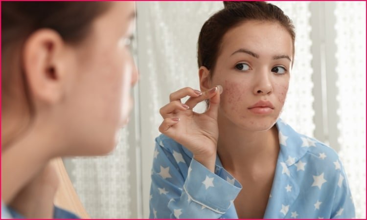 Makeup for Sensitive Skin: Tips and Recommendations 3 Patch test: Makeup for Sensitive Skin